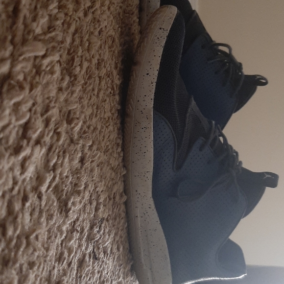 Shoes - Picture 2 of 3